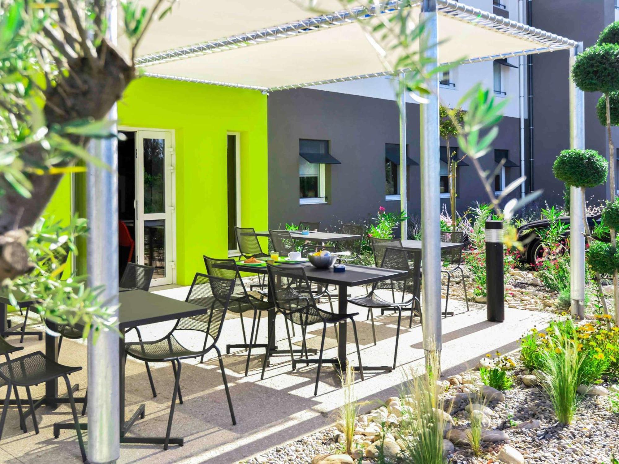 Ibis Budget Porte de Camargue Saint-Martin-de-Crau Buitenkant foto