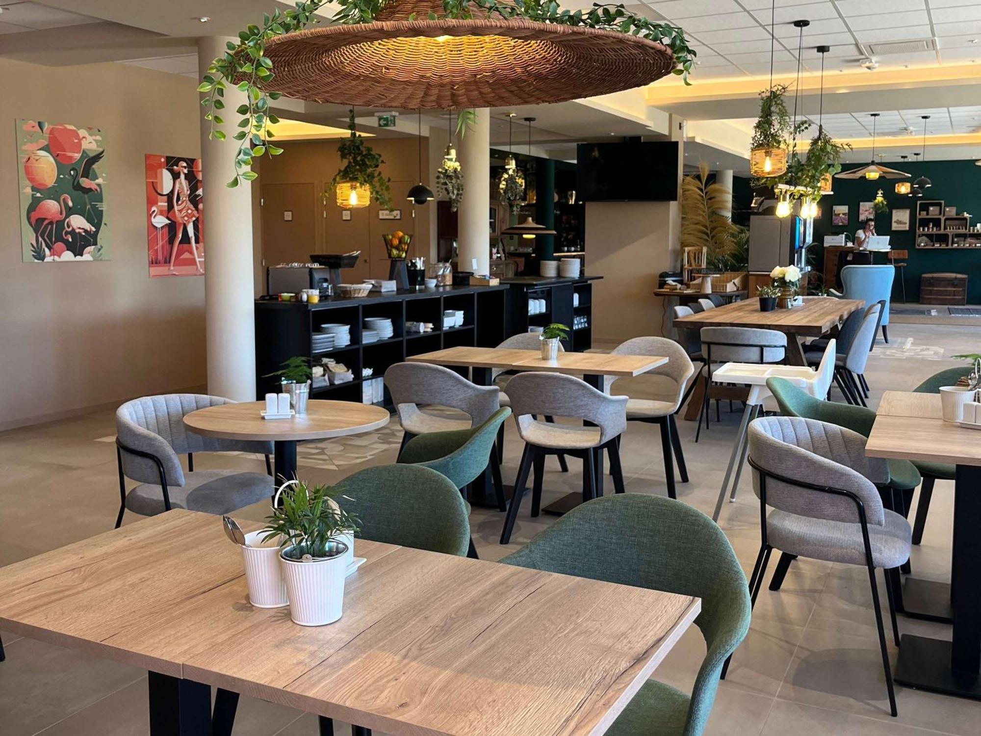 Ibis Budget Porte de Camargue Saint-Martin-de-Crau Buitenkant foto