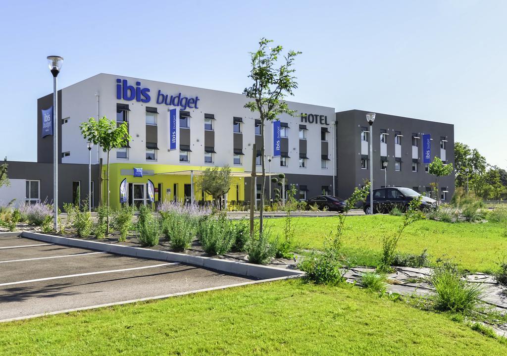 Ibis Budget Porte de Camargue Saint-Martin-de-Crau Buitenkant foto