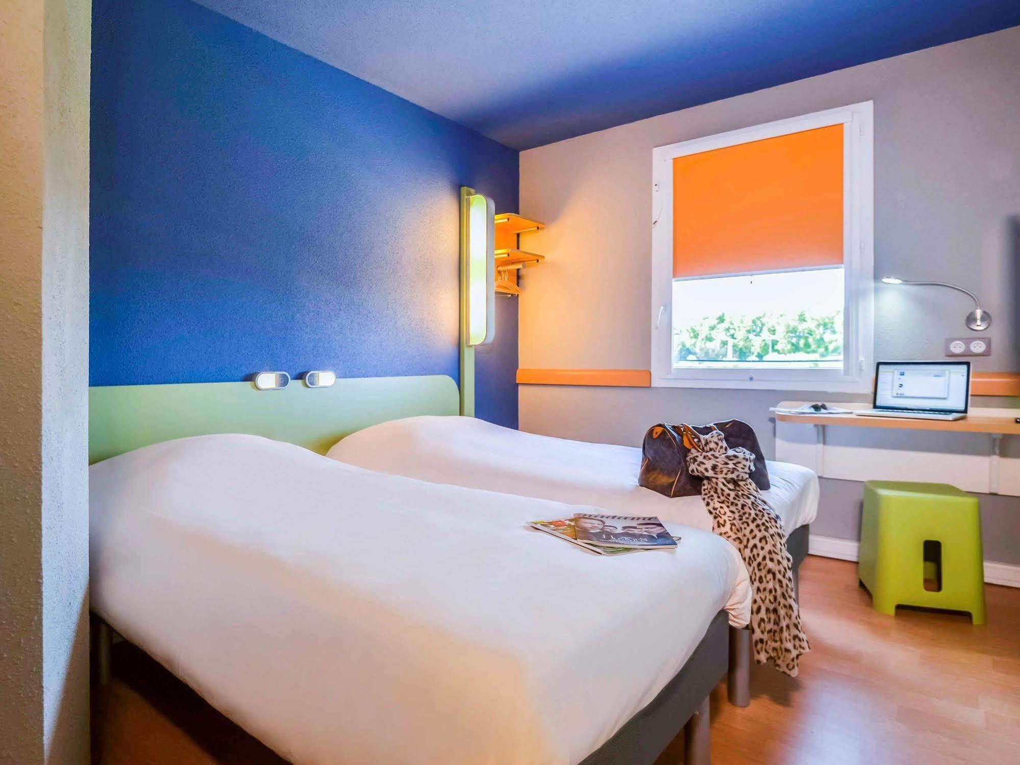 Ibis Budget Porte de Camargue Saint-Martin-de-Crau Buitenkant foto