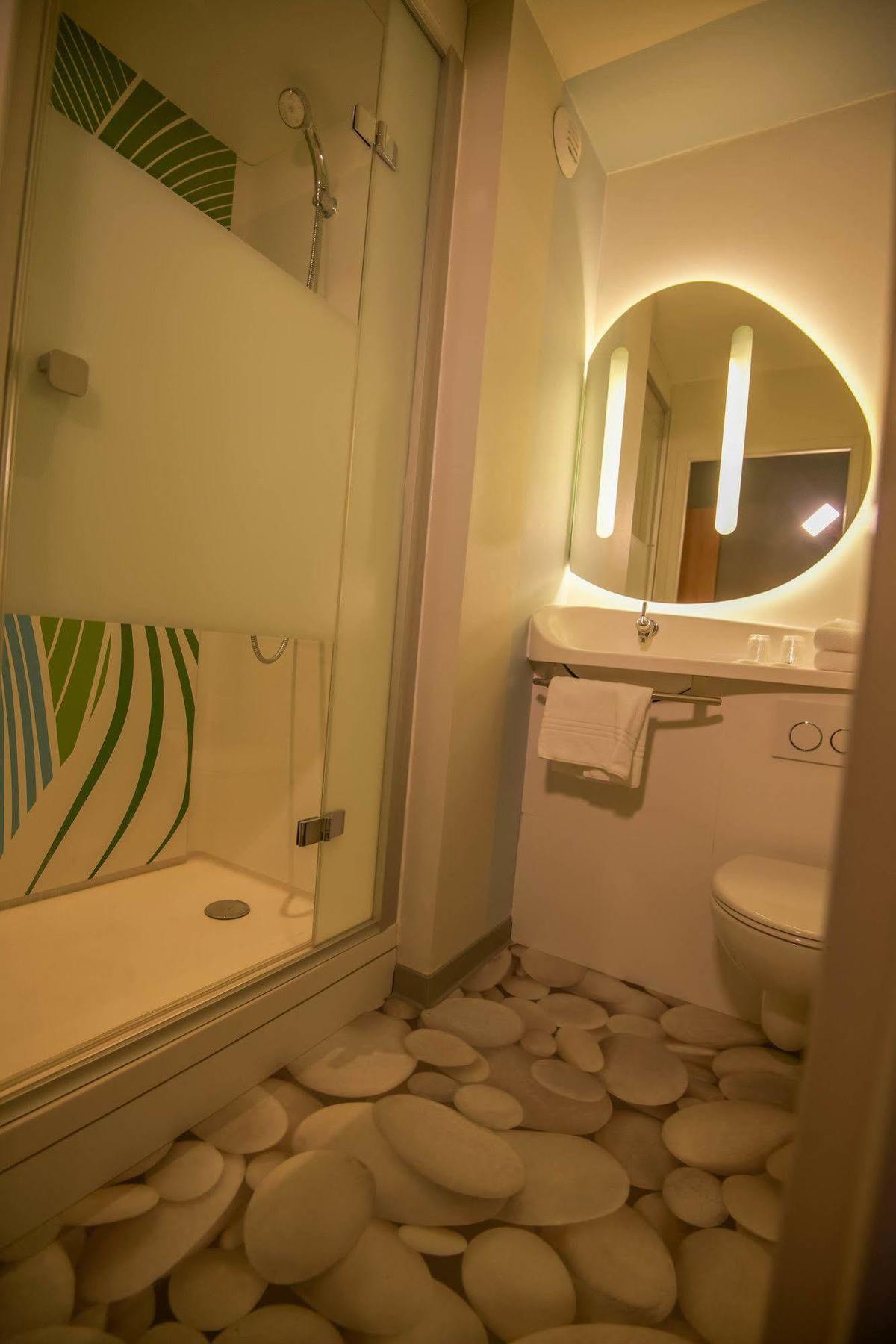 Ibis Budget Porte de Camargue Saint-Martin-de-Crau Buitenkant foto