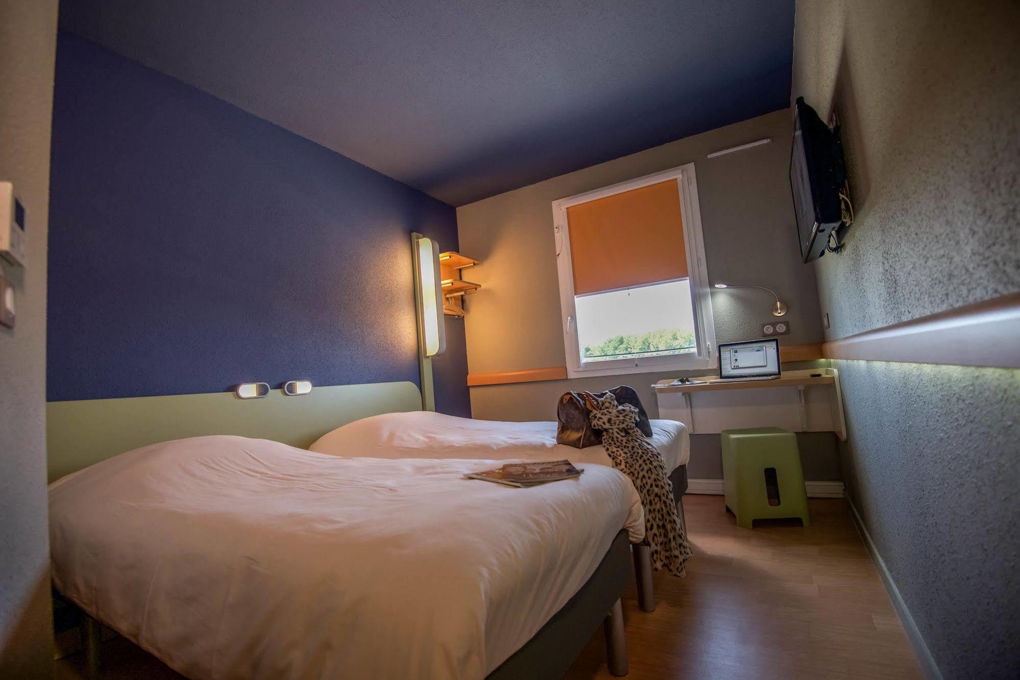 Ibis Budget Porte de Camargue Saint-Martin-de-Crau Buitenkant foto