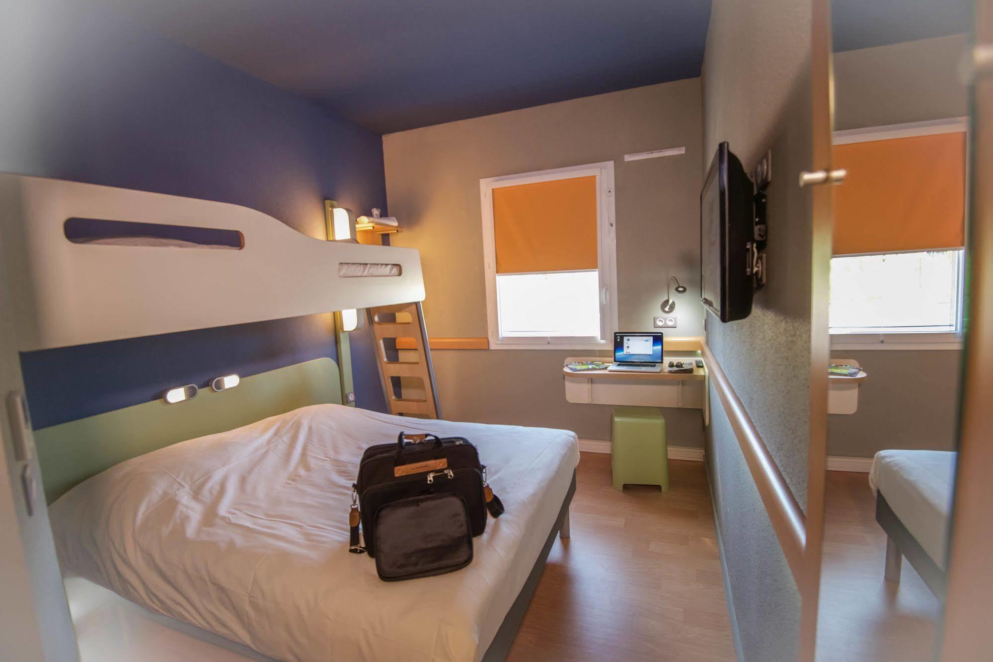 Ibis Budget Porte de Camargue Saint-Martin-de-Crau Buitenkant foto
